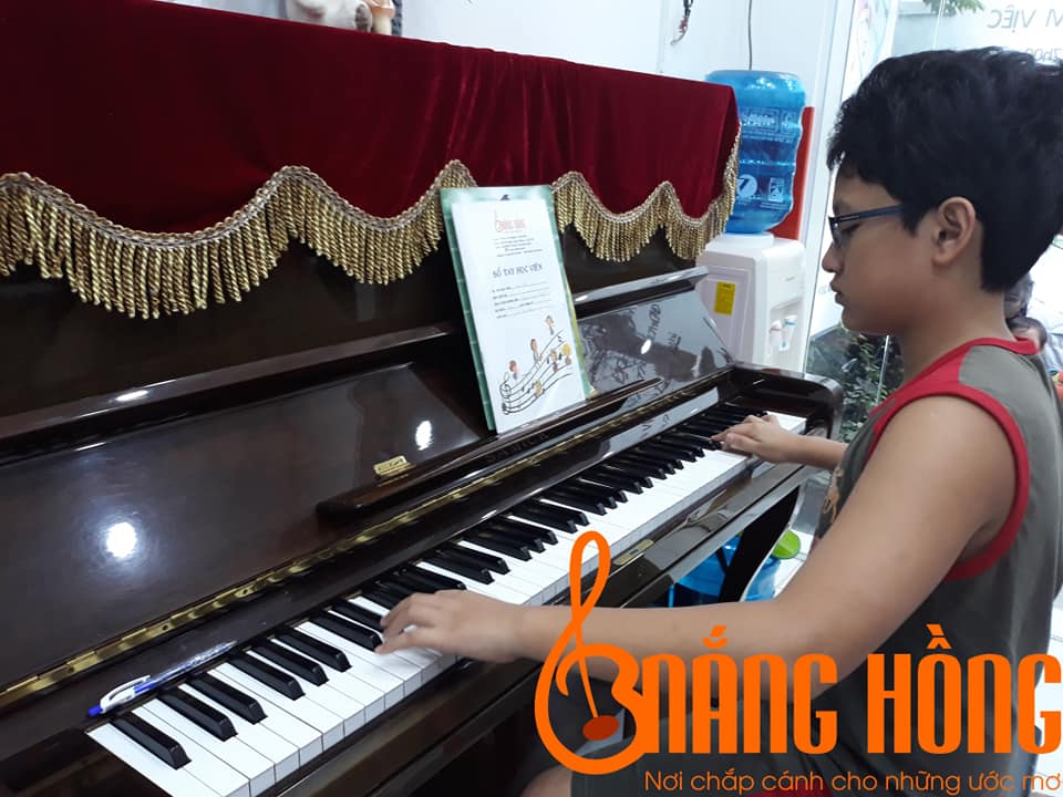 Giá học đàn piano tại nhà