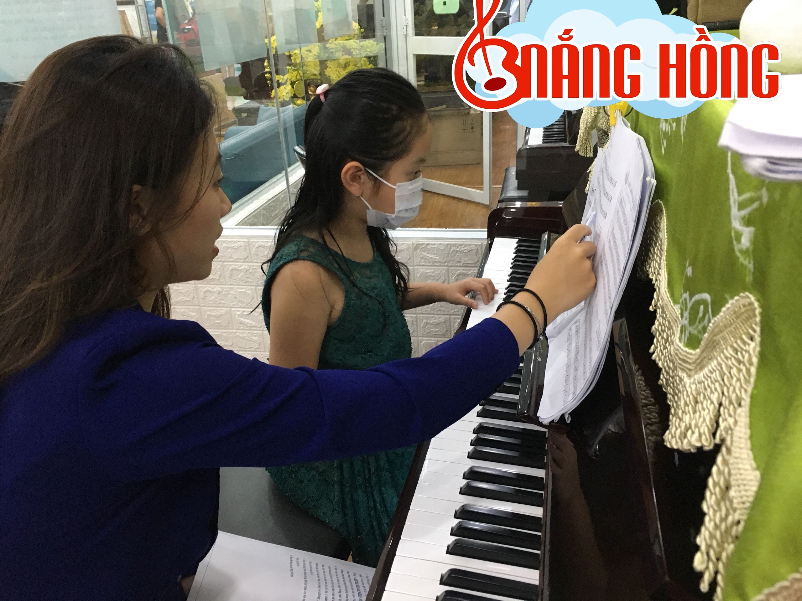 Một giờ học tại Nắng Hồng Music