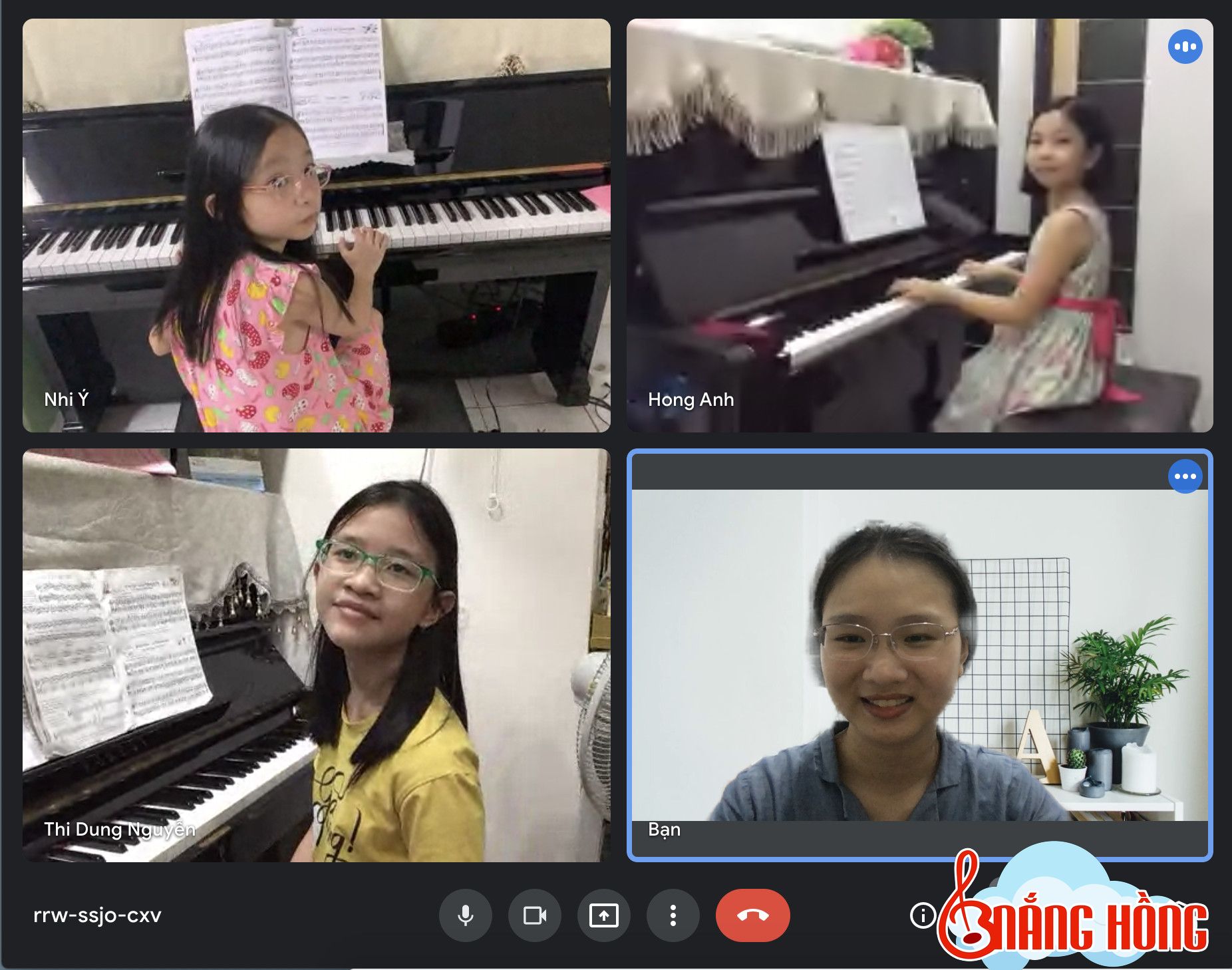 1 lớp học piano online tại Nắng Hồng Music