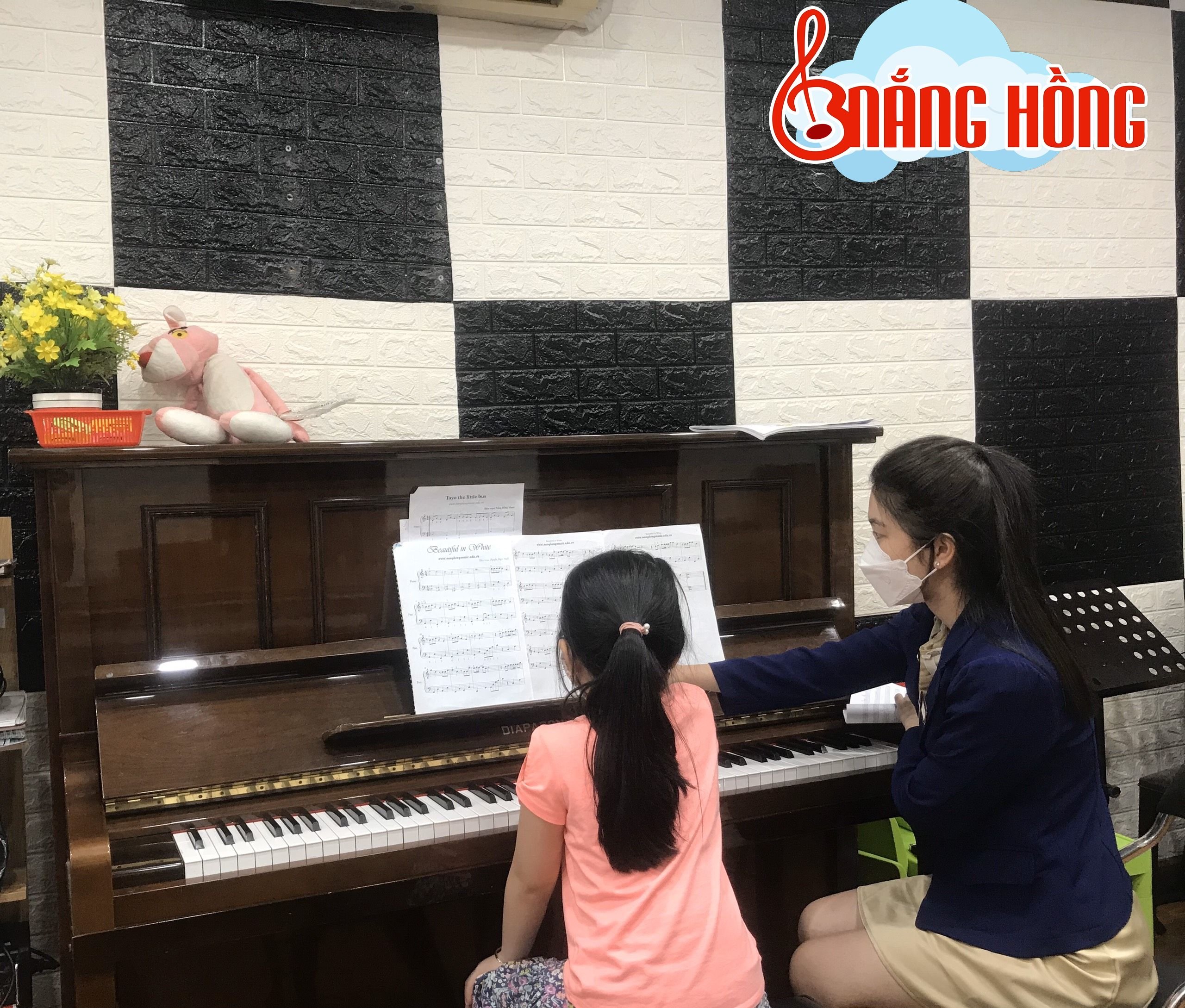 Trẻ hiếu động có học piano được không?